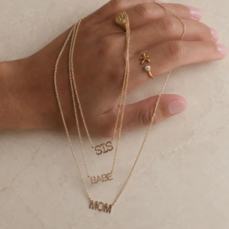 mom ketting in verguld messing