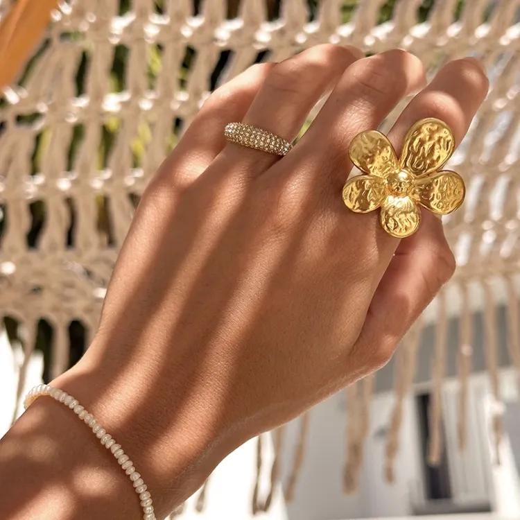 waterproof bloem verstelbaar ring in verguld staal - OCEANA