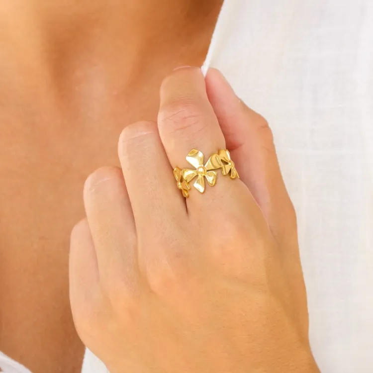 waterproof bloem ring in verguld staal - OCEANA