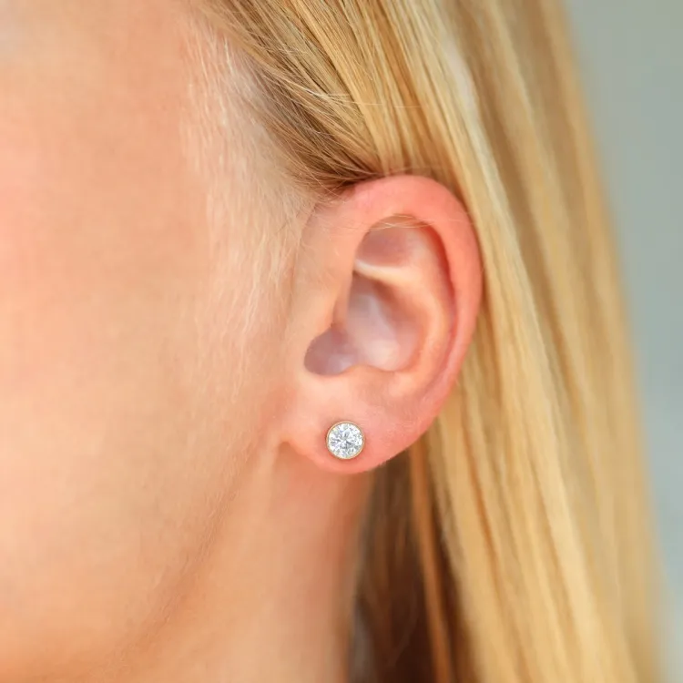 6 mm waterproof zirkoon solitaire oorbel in verguld staal - OCEANA