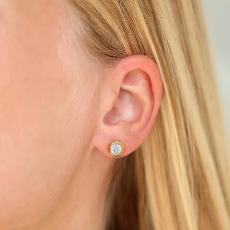 6 mm waterproof zirkoon solitaire oorbel in verguld staal - OCEANA