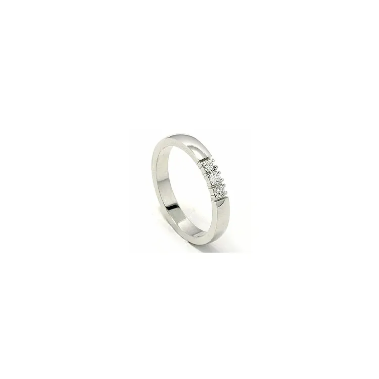 mémoire ring in 14 karaat witgoud 0,05 ct