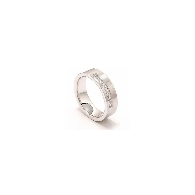 Breed mat briljant trouwring in 14 karaat witgoud 9 x 0,015 ct