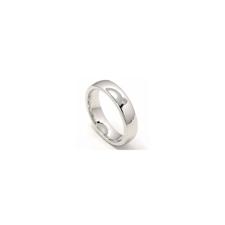 breed trouwring in 14 karaat witgoud 0,05 ct