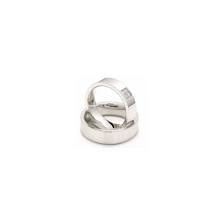 trouwringen in 14 karaat witgoud 4 x 0,0165 ct - set