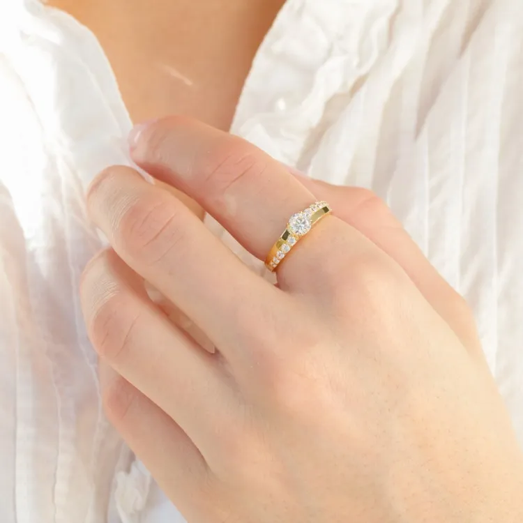 Elegant rond zirkoon ring in verguld sterlingzilver
