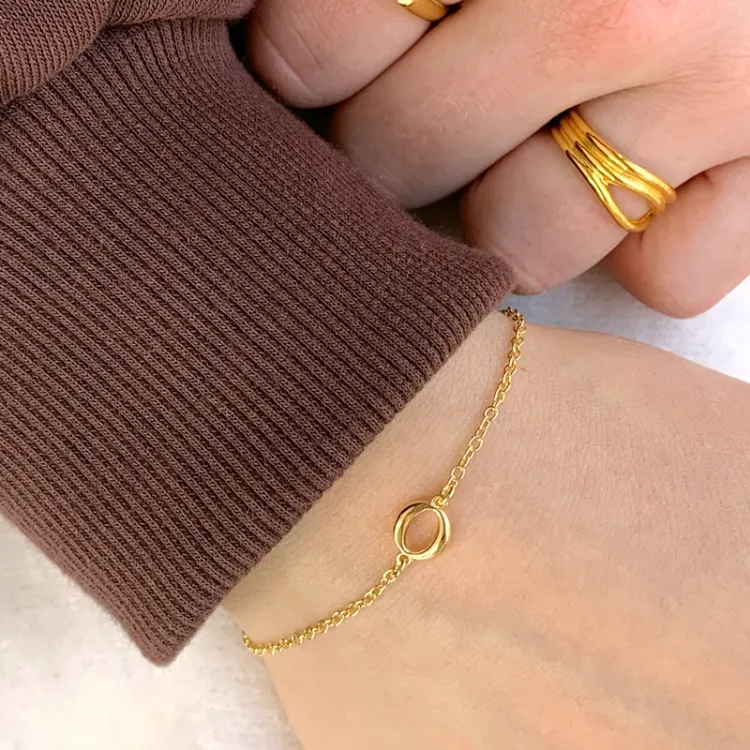 rond armband in verguld sterlingzilver met hanger in verguld sterlingzilver