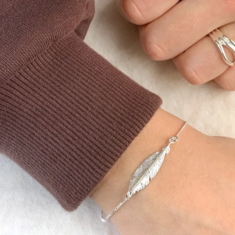 Eenvoudige veer armband in zilver