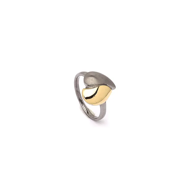 Hart ring in zwart gerhodineerd zilver met verguld sterlingzilver