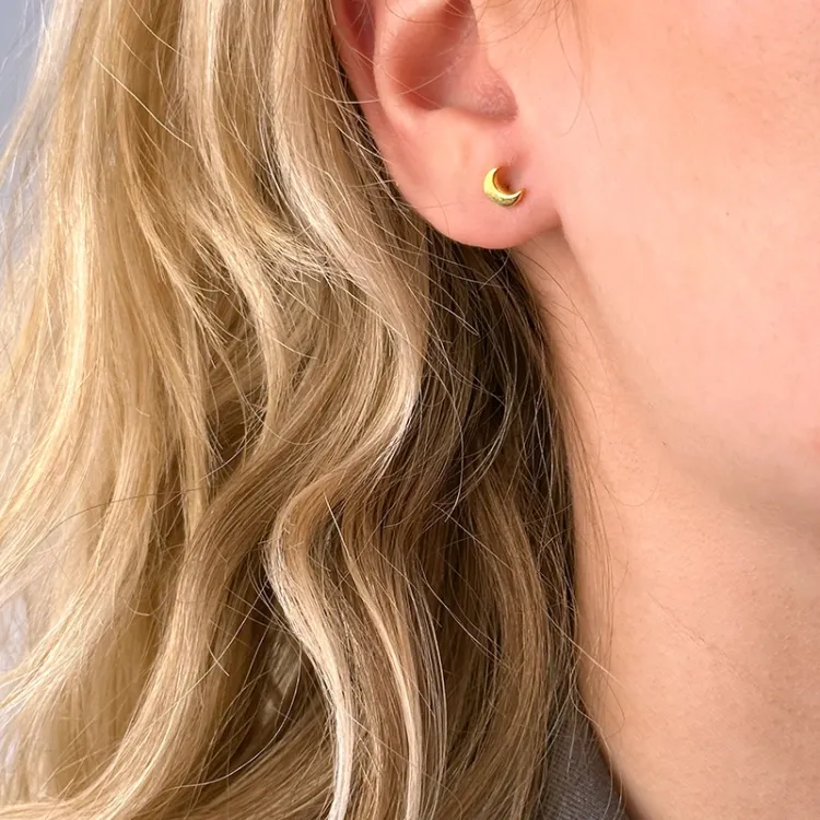 maan oorbellen in verguld sterlingzilver