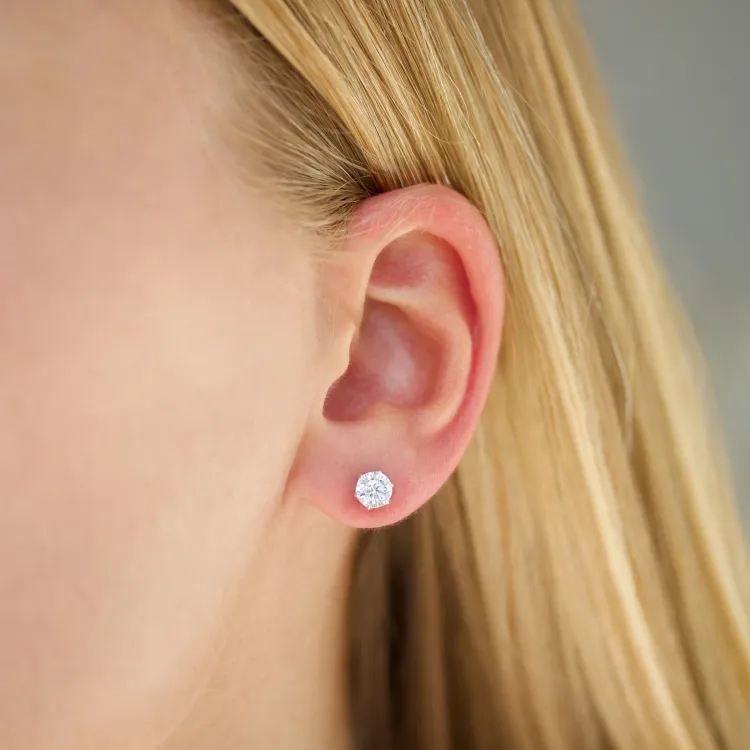 6 mm zirkoon solitaire oorbel in zilver