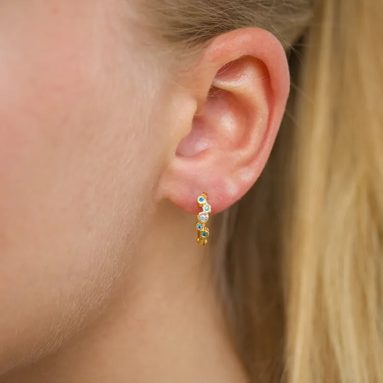 12 mm blauwe zirkoon creool in verguld zilver - Bubbly Twist