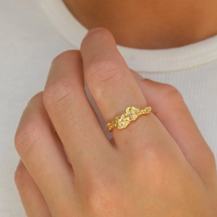 pink zirkoon ring in verguld sterlingzilver - Lumé Etched