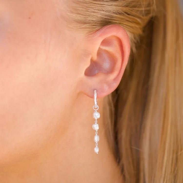 lange parel oorbellen in zilver - Lumé Etched