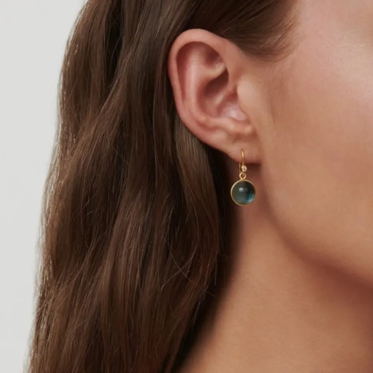 Julie Sandlau Prime blauwe oorbellen in verguld sterlingzilver blauwe kristal witte zirkoon