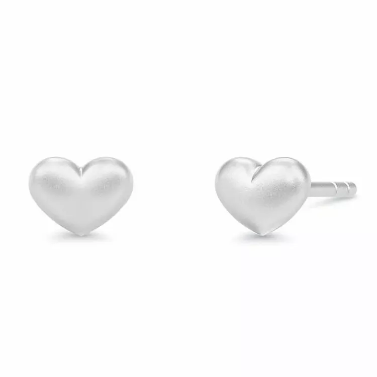 Julie Sandlau hart oorbellen in satijn gerodineerd sterling zilver