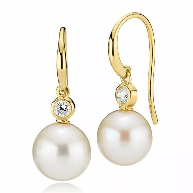 Izabel Camille Jackie rond parel oorbellen in verguld sterlingzilver witte zirkoon