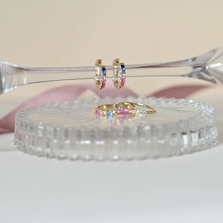 14 mm multikleurige saffier creool in 14 karaat goud met diamant en saffier 
