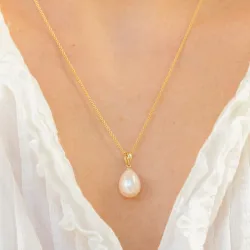 Ovaal parel hanger in 14 caraat goud