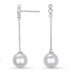 lange parel briljant oorbellen in 14 karaat witgoud met diamant 