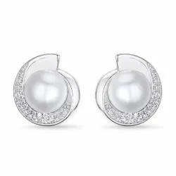 rond parel oorsteker in 14 karaat witgoud met diamant 