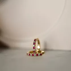 14 mm robijn creool in 14 karaat goud met robijn en diamant 