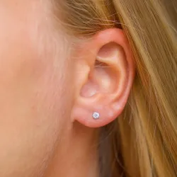 3 mm oorbellen in 14 karaat witgoud met zirkonen