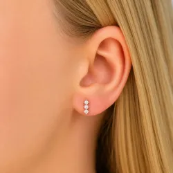oorbellen in gerodineerd zilver met lab grown diamant 