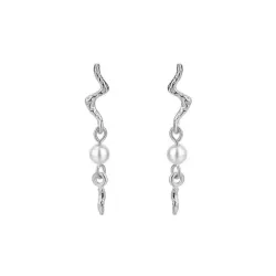 Nava Aquarius  lange parel oorbellen in zilver