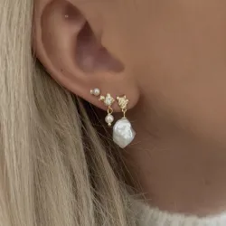 Nava Avani oorbellen in verguld sterlingzilver witte zirkoon