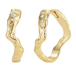 Nava Elei creool in verguld sterlingzilver witte zirkoon