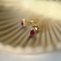 robijn rozetoorbel in 14 karaat goud met diamant en robijn 