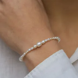 Verschillende maten armband met zoetwaterparel