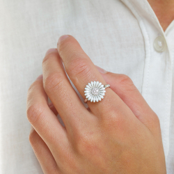 15 mm margriet ring in gerodineerd zilver - Matilda