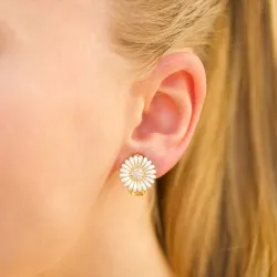 14 mm margriet oorbellen in verguld zilver - Matilda