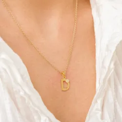 letter d hanger in verguld sterlingzilver