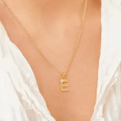 letter e hanger in verguld sterlingzilver