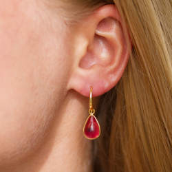druppel pink kristal oorbellen in verguld zilver - Loom Stones