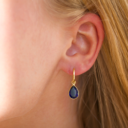 druppel synthetisch blauwe saffier oorbellen in verguld zilver