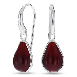 druppel rode kristal oorbellen in verzilverd messing - Loom Stones