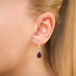 druppel granaat oorbellen in verzilverd messing - Loom Stones