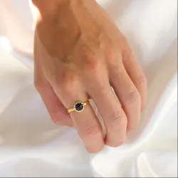 syntetische saffier ring in verguld messing - Eliné