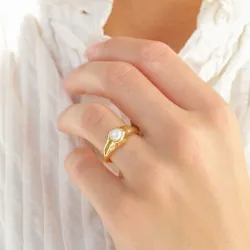 synthetische parel ring in verguld messing - Eliné