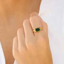 groen kristal ring in verguld messing - Eliné