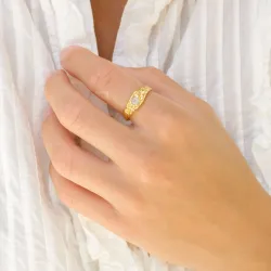 witte maansteen ring in verguld messing - Eliné