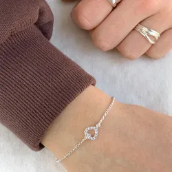hart armband in zilver met hartjes hanger in zilver