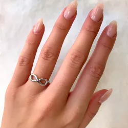 infinity ring in zilver