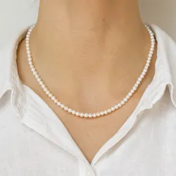 42 cm parel snoer met zoetwaterparel.