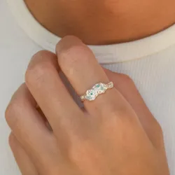 blauwe zirkoon ring in zilver - Lumé Etched